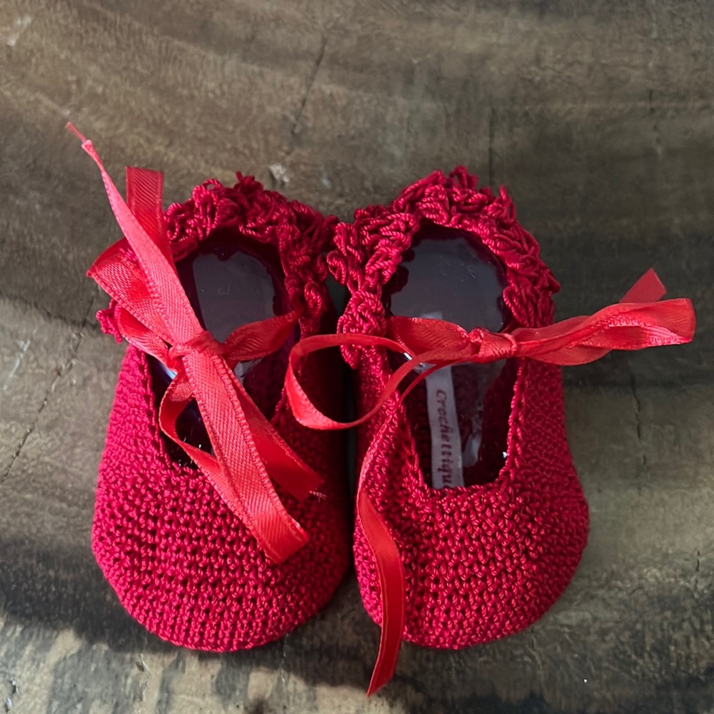 Beautiful Red hand knit newborn shoes